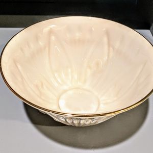 LENOX IVORY BOWL WITH GOLD TRIM